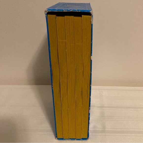 Vintage Charlie Brown Set of 5 Softcover Books in Slip Case by Charles M. Schulz - Picture 6 of 13